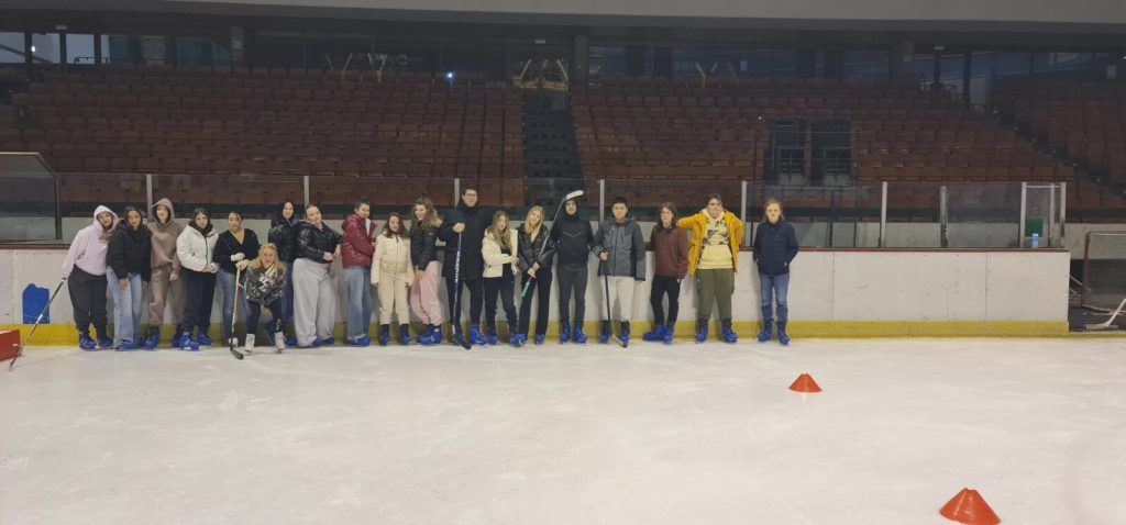 Učenici na klizanju